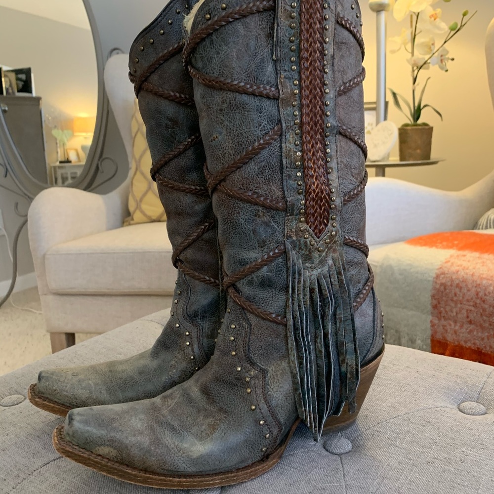 Gorgeous snip toe western boots